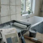 Renover une salle de bain carrelée : peinture, résine ou panneaux étanches sur carrelage mural